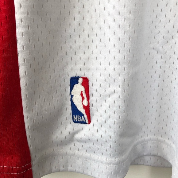 Vintage Detroit Pistons team shorts - Picture 5 of 7